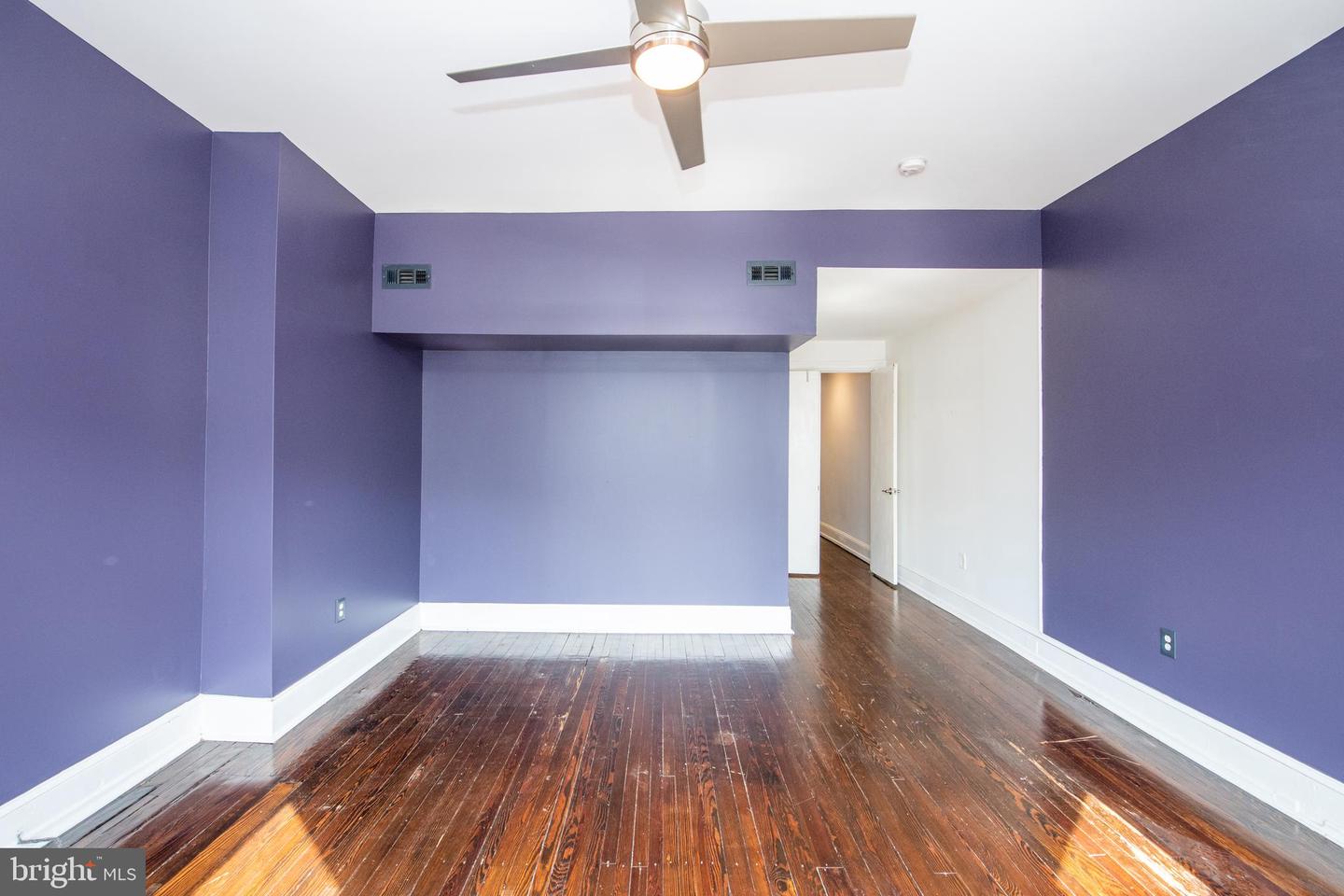 131 W Sharpnack St