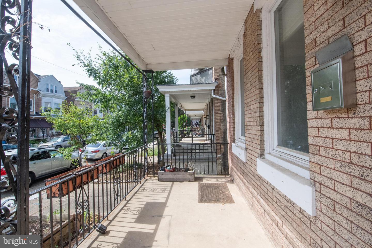 131 W Sharpnack St
