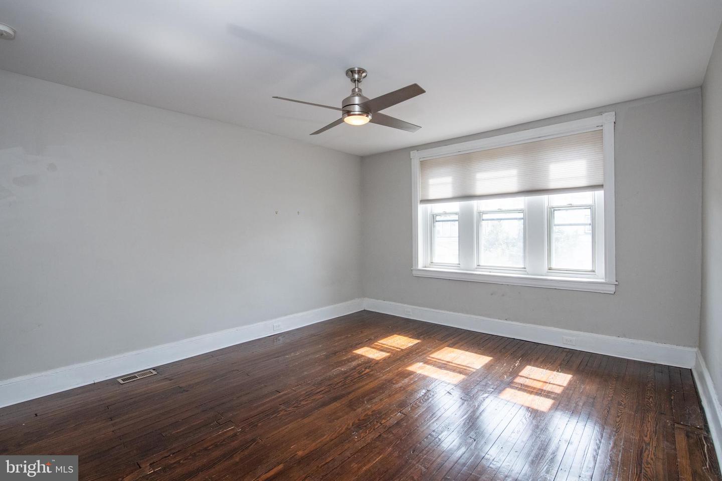 131 W Sharpnack St