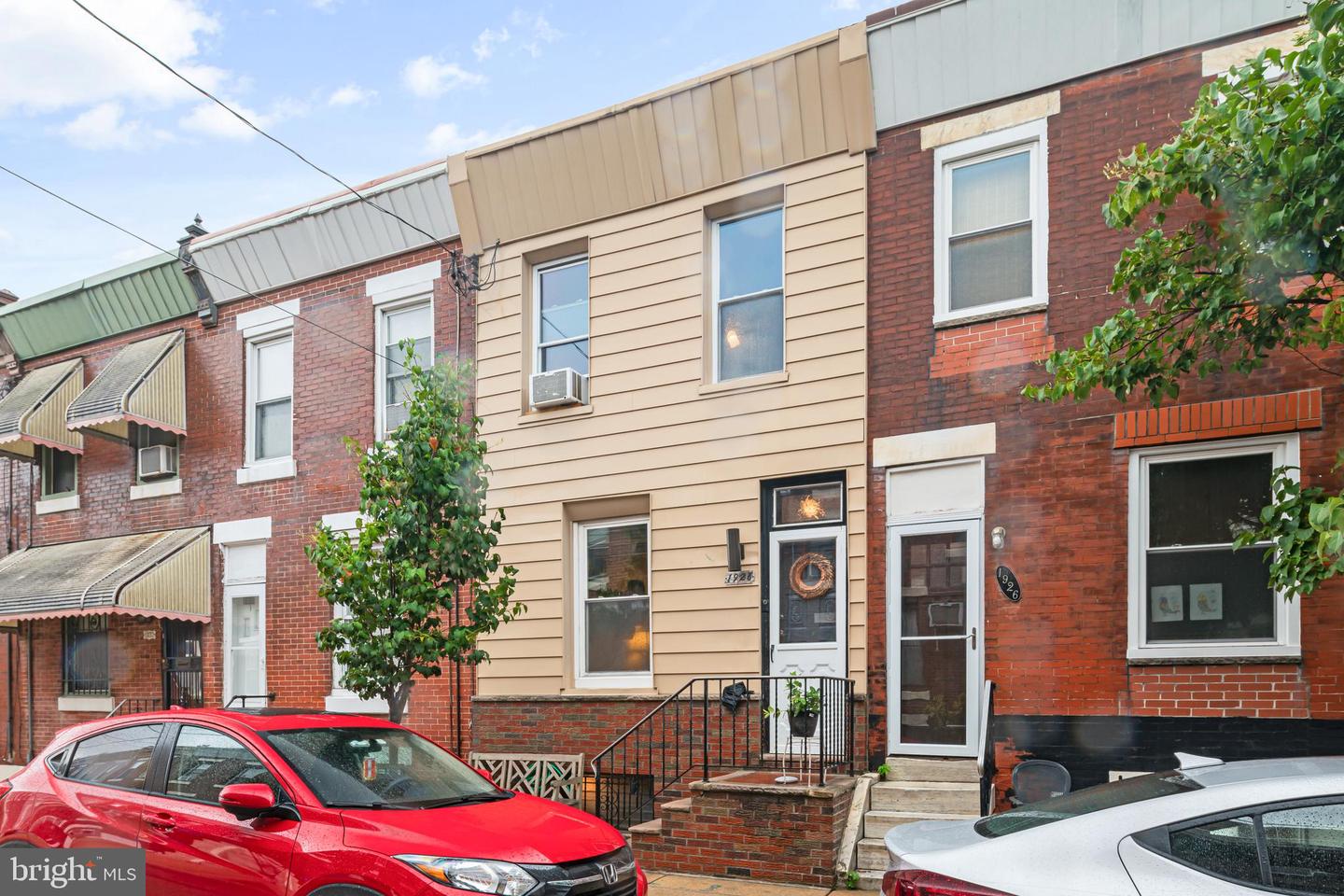 1928 S Mole St