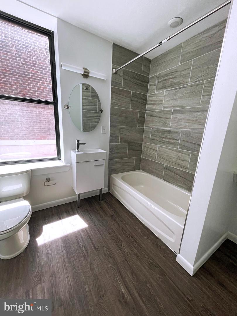 3200 Kensington Ave #3h