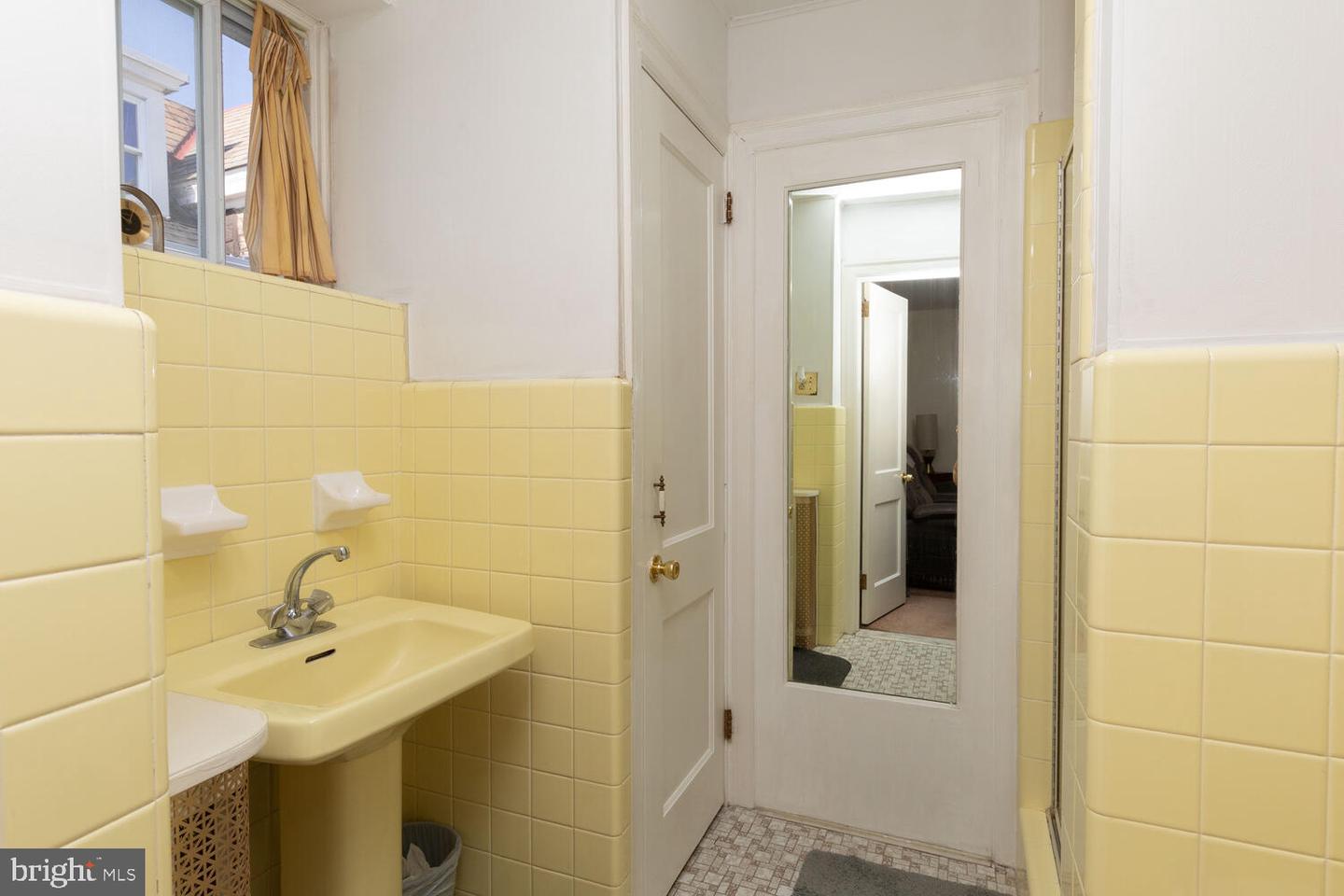 804 E Phil Ellena St