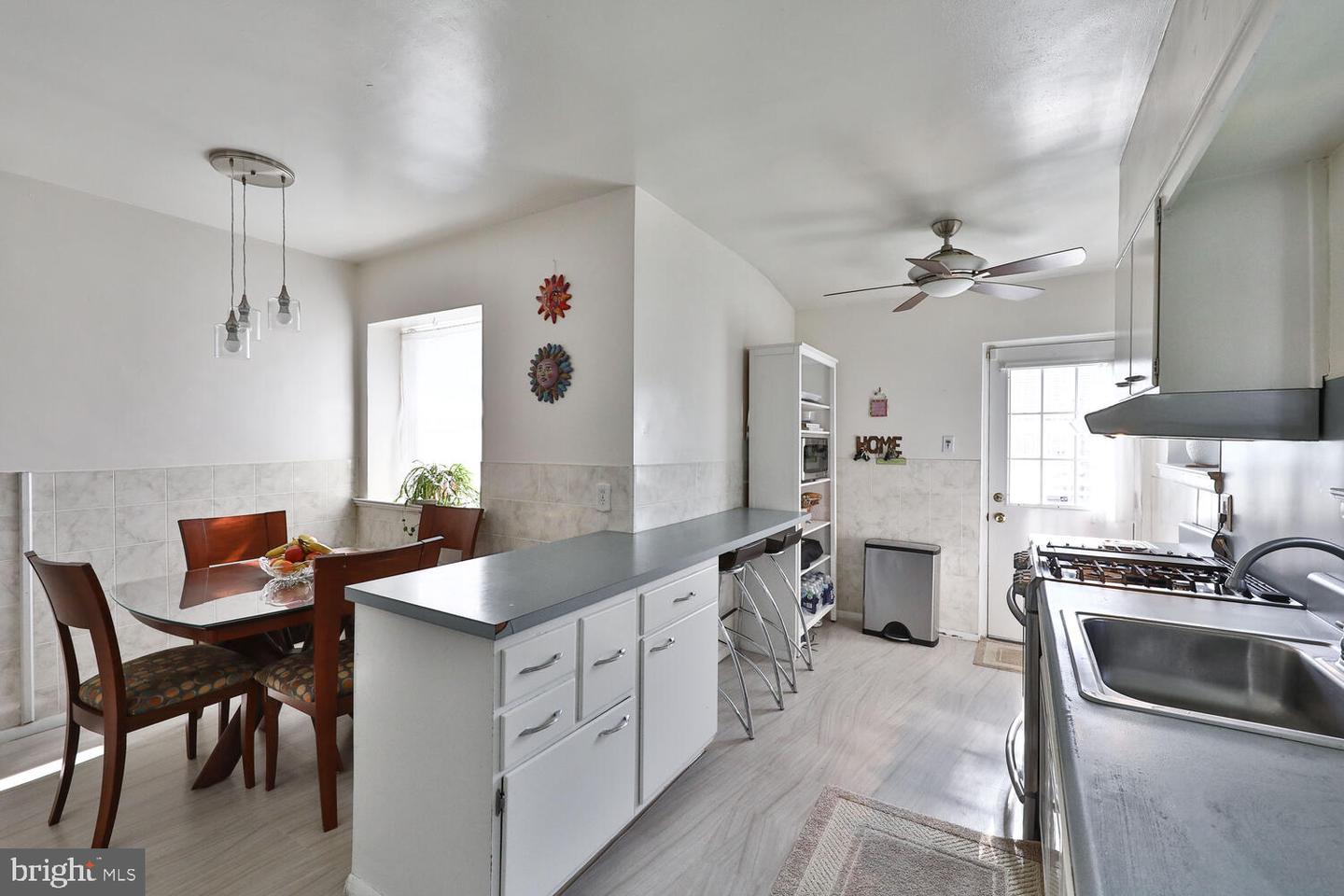 804 E Phil Ellena St