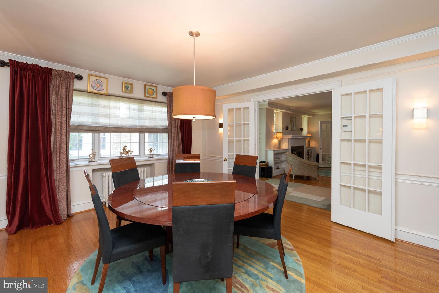 804 E Phil Ellena St