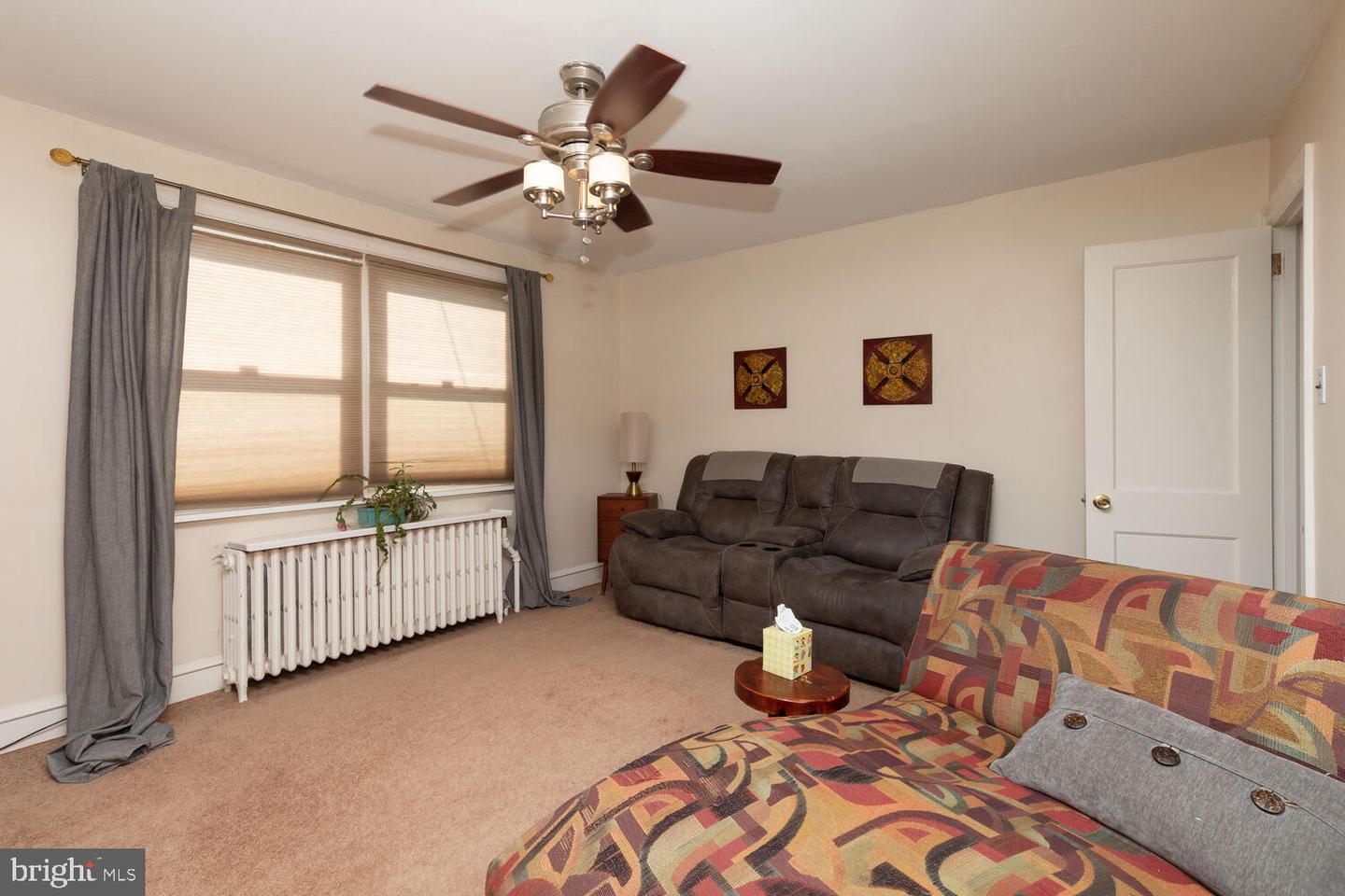 804 E Phil Ellena St