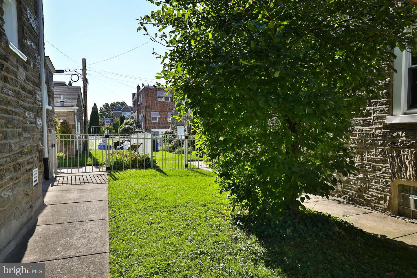 804 E Phil Ellena St