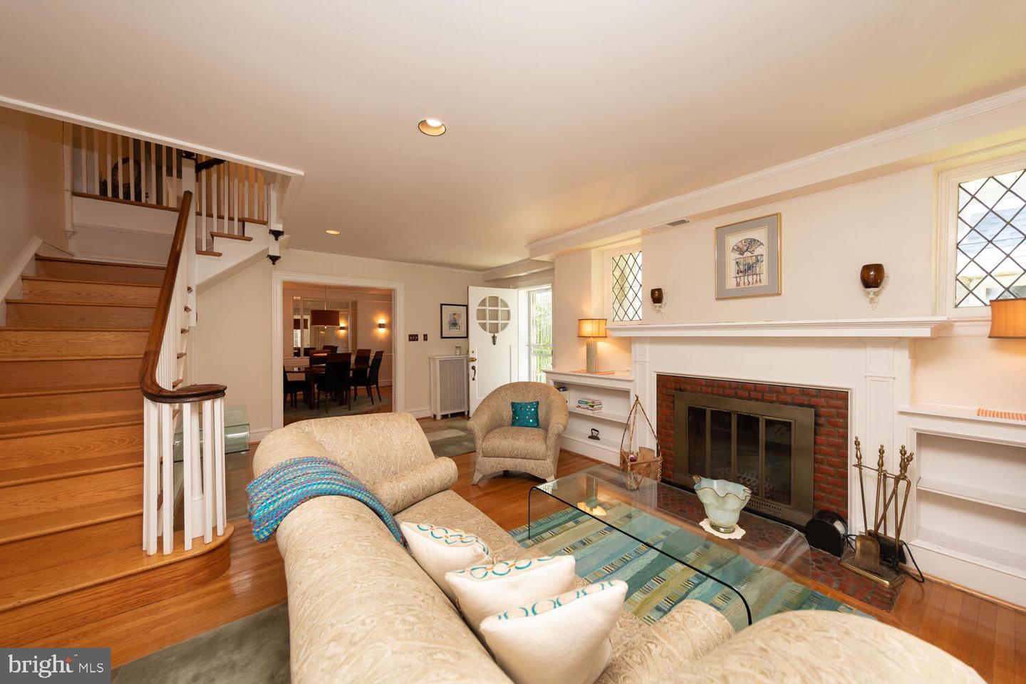 804 E Phil Ellena St