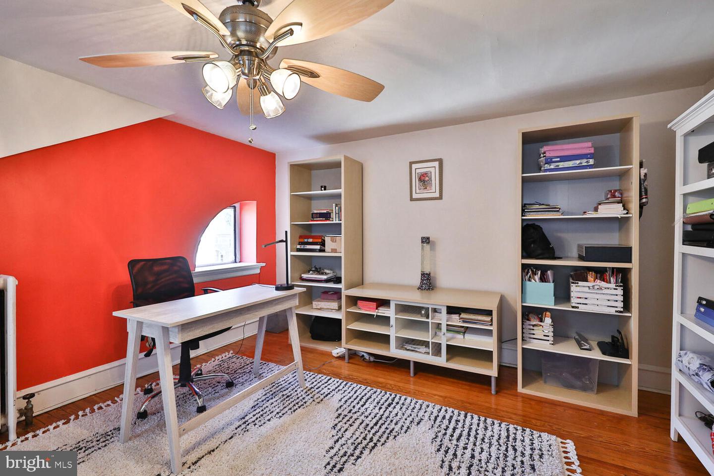 804 E Phil Ellena St