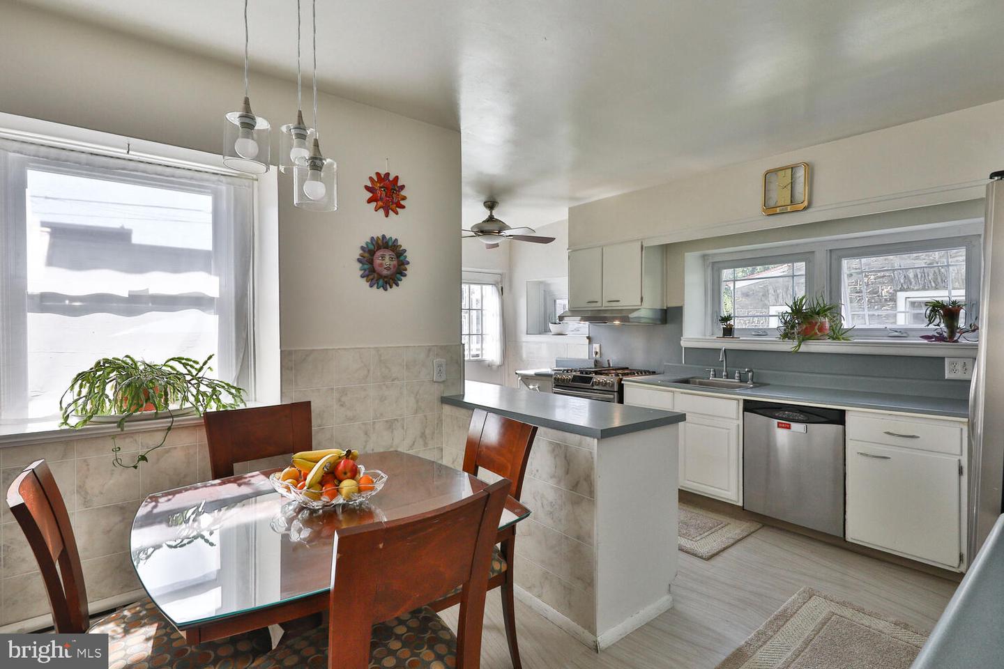 804 E Phil Ellena St