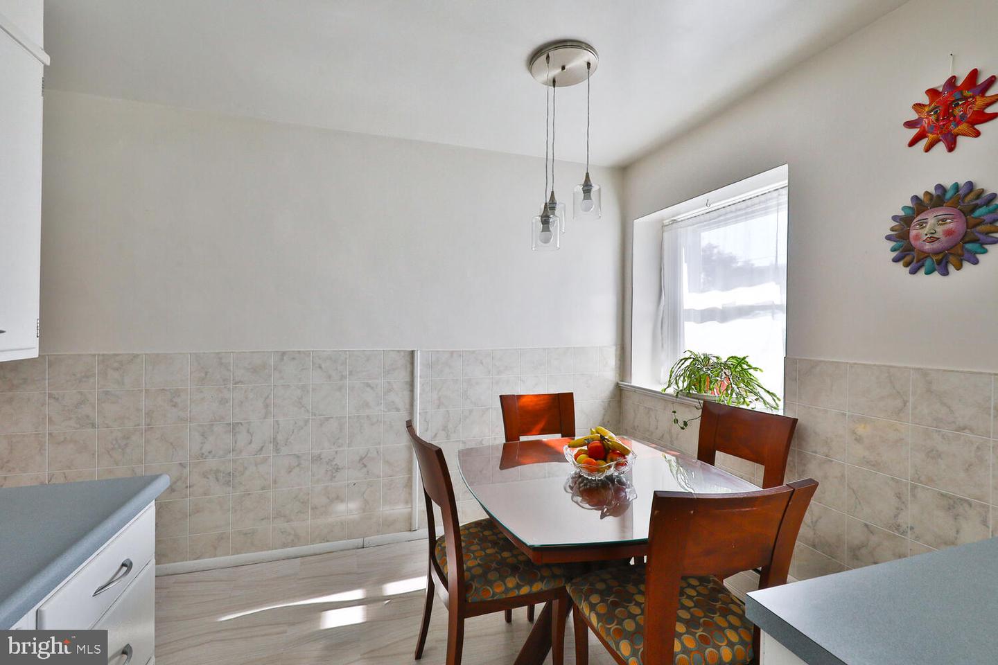 804 E Phil Ellena St