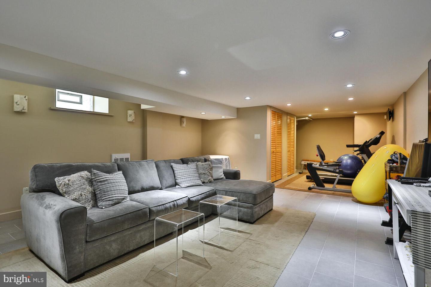 804 E Phil Ellena St