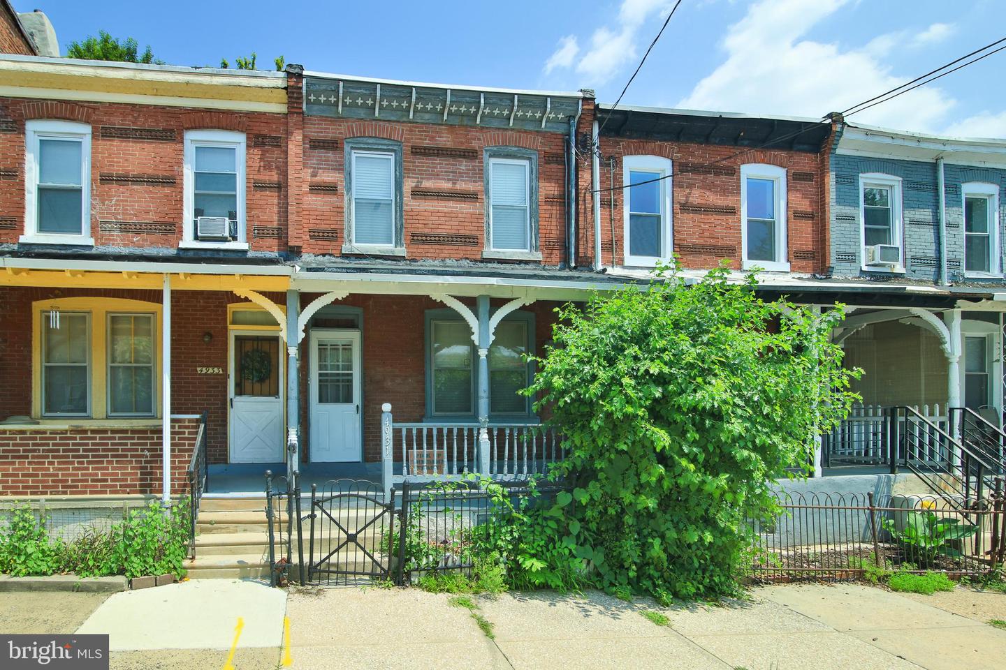 4931 Baynton St