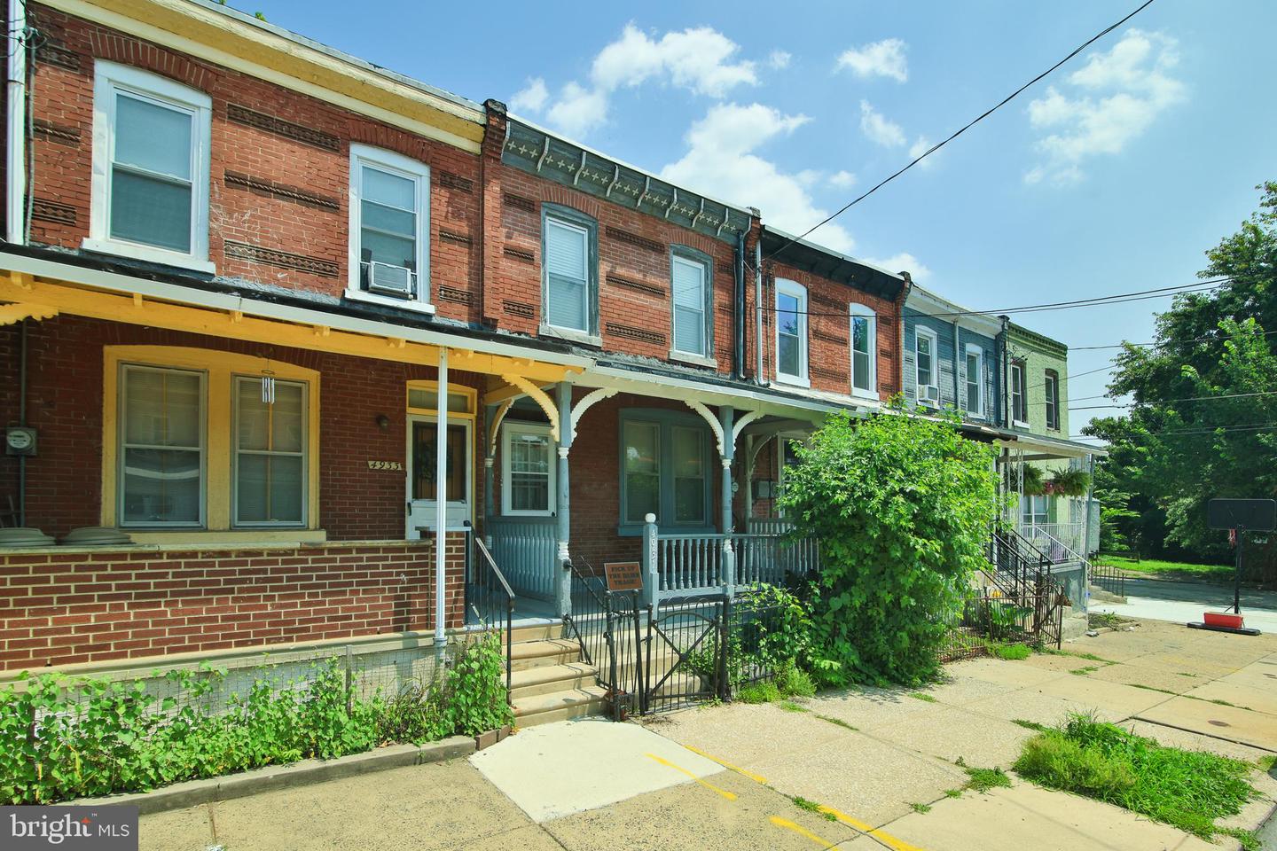 4931 Baynton St