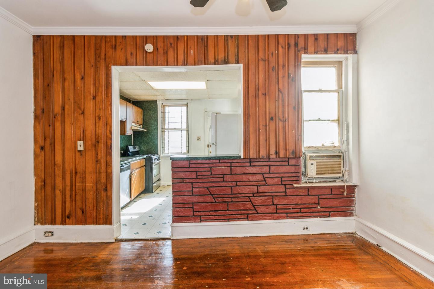 252 E Slocum St
