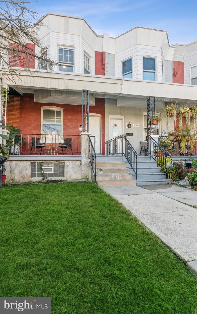 252 E Slocum St