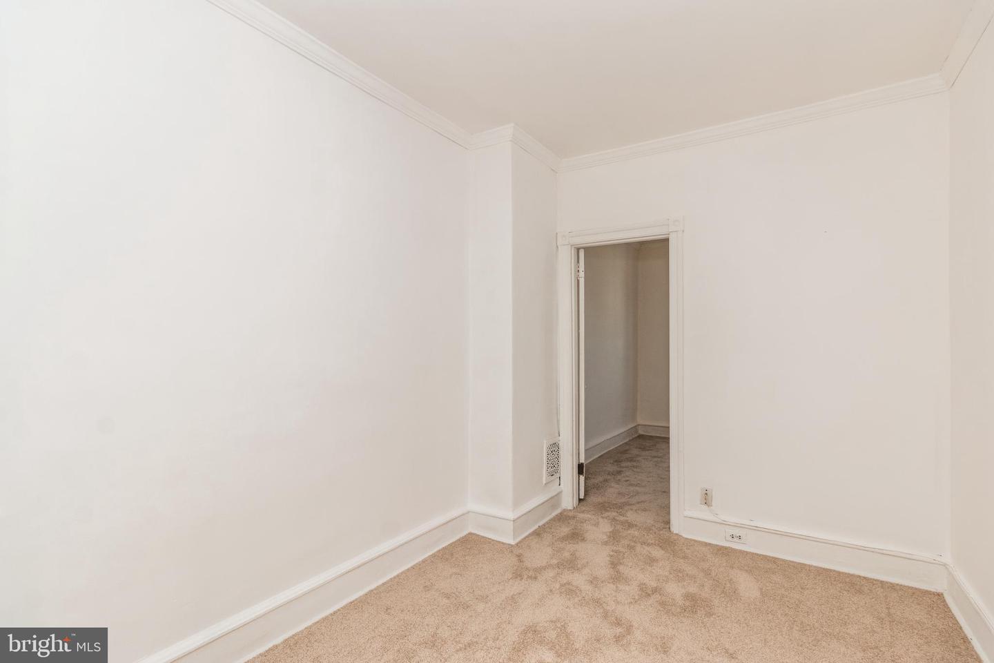 252 E Slocum St