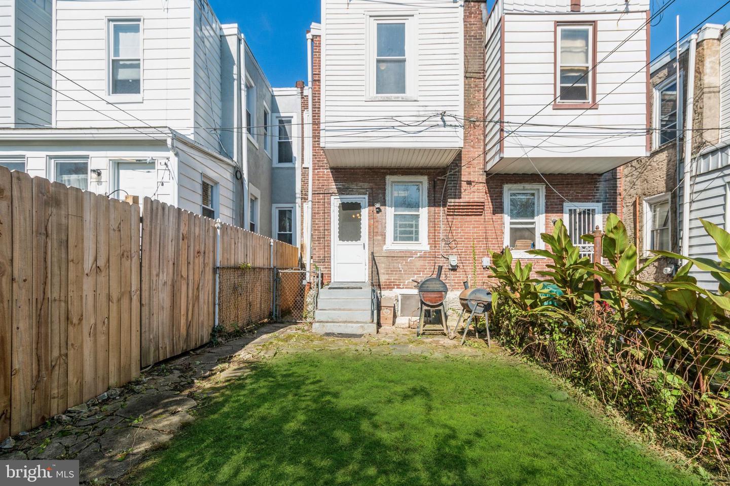 252 E Slocum St