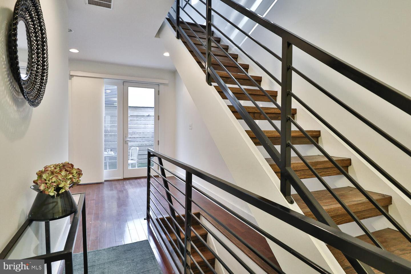 461 Myrtle St
