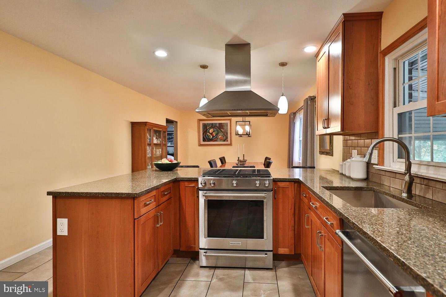 3400 W Coulter St