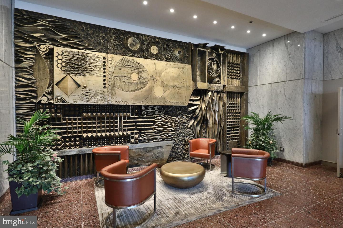 201-59 N 8th St #914