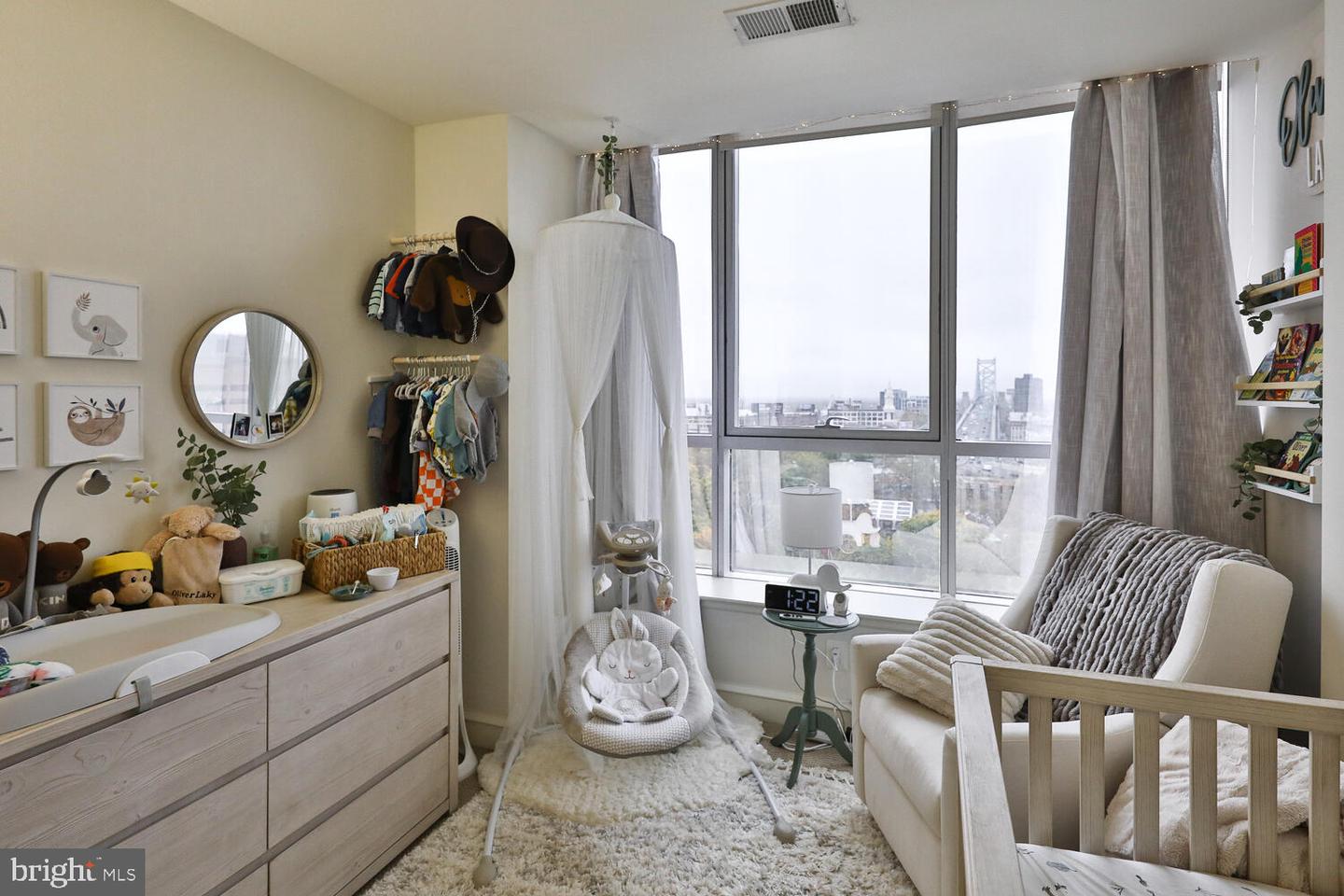 201-59 N 8th St #914