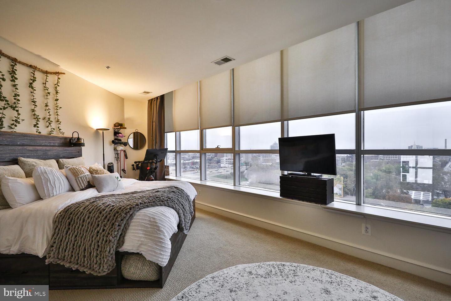 201-59 N 8th St #914