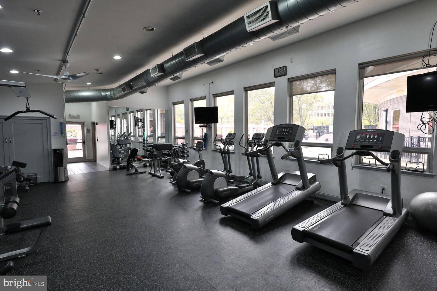 201-59 N 8th St #914