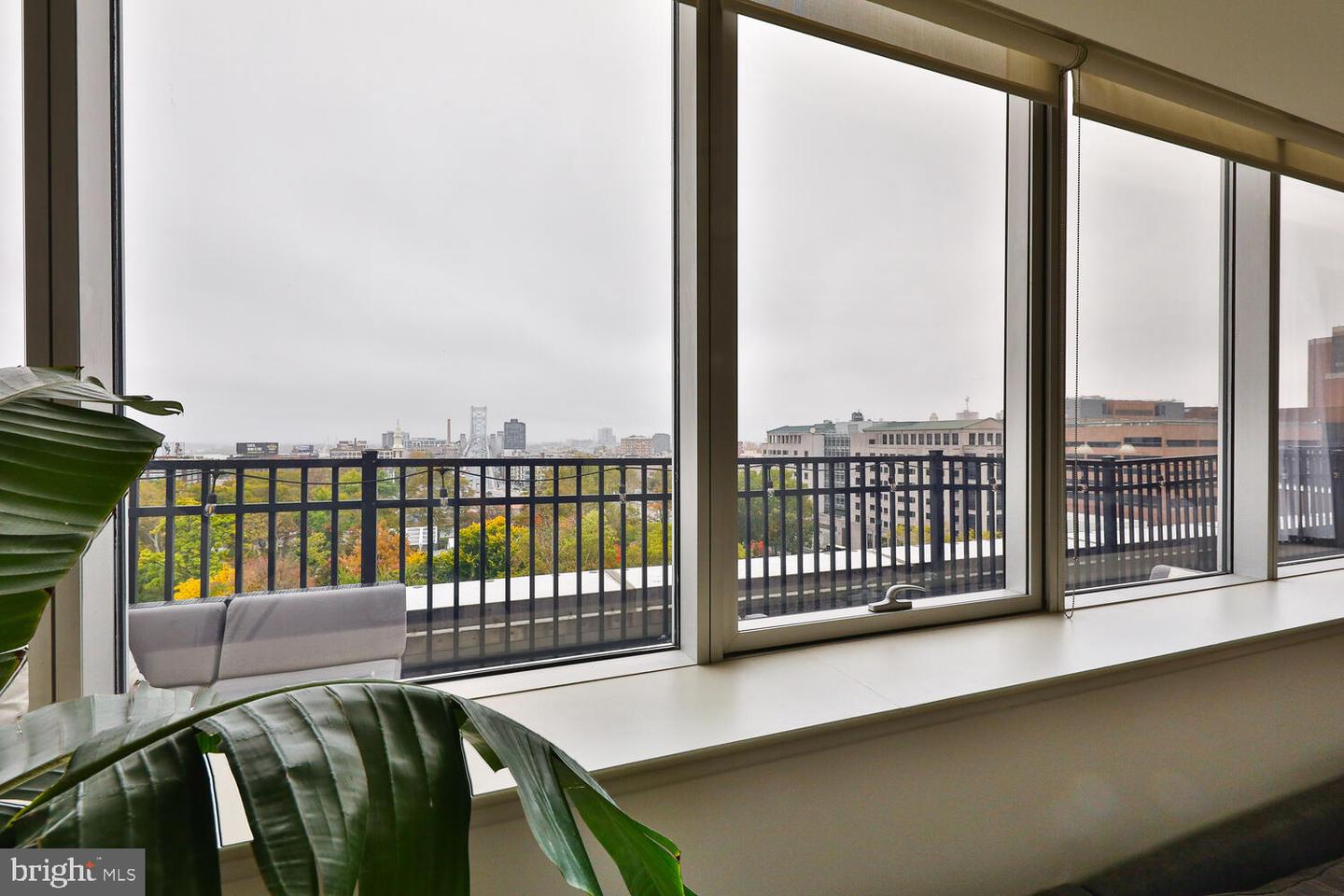 201-59 N 8th St #914