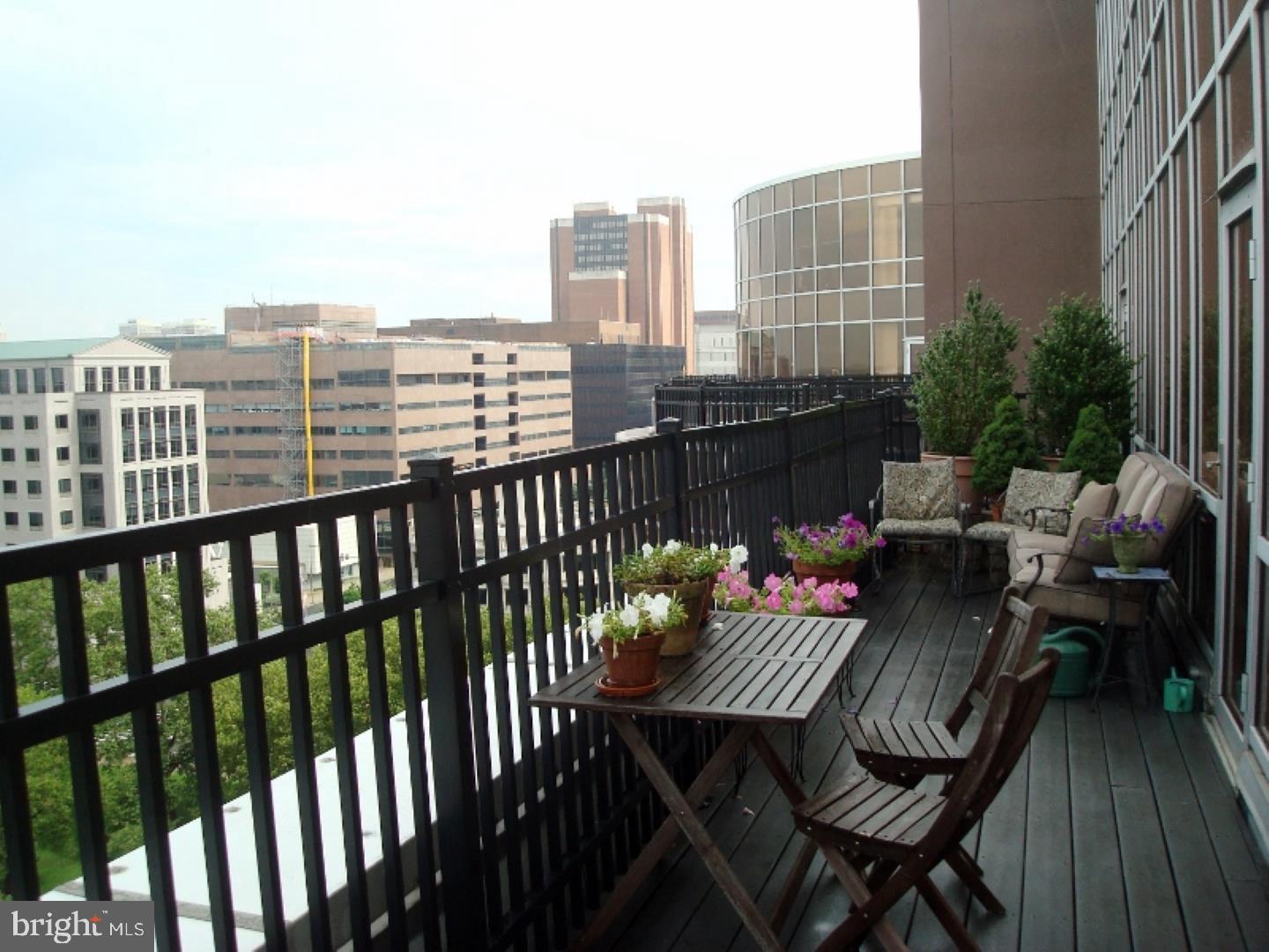 201-59 N 8th St #914