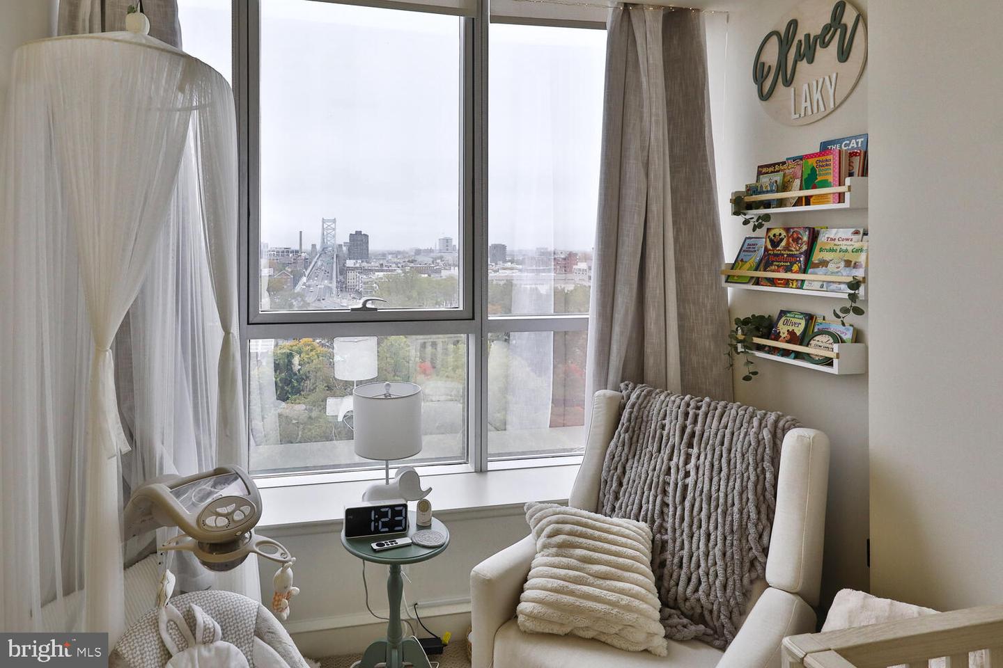 201-59 N 8th St #914