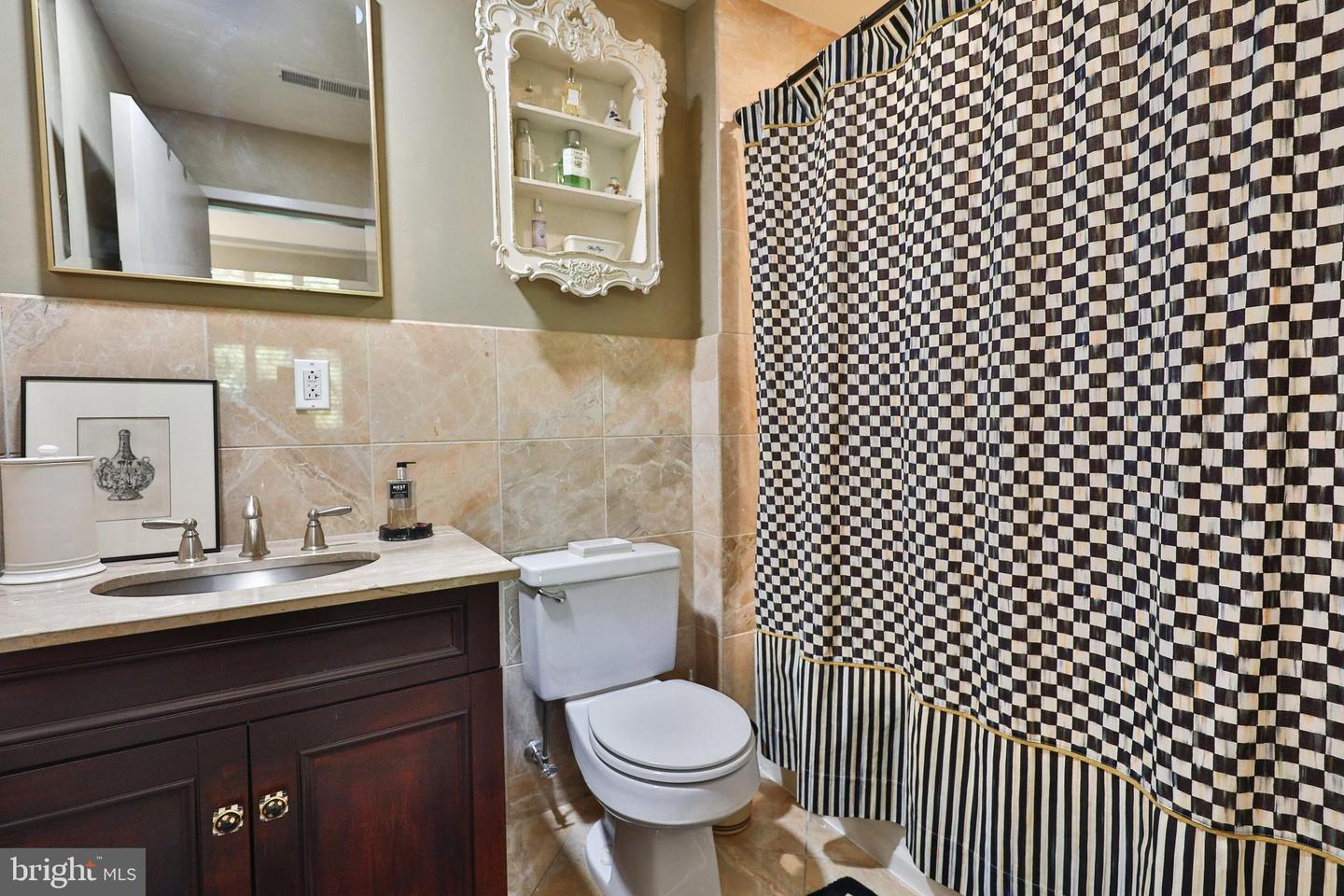 3750-78 Main St #204