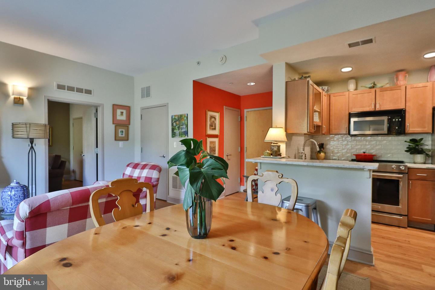 3750-78 Main St #204