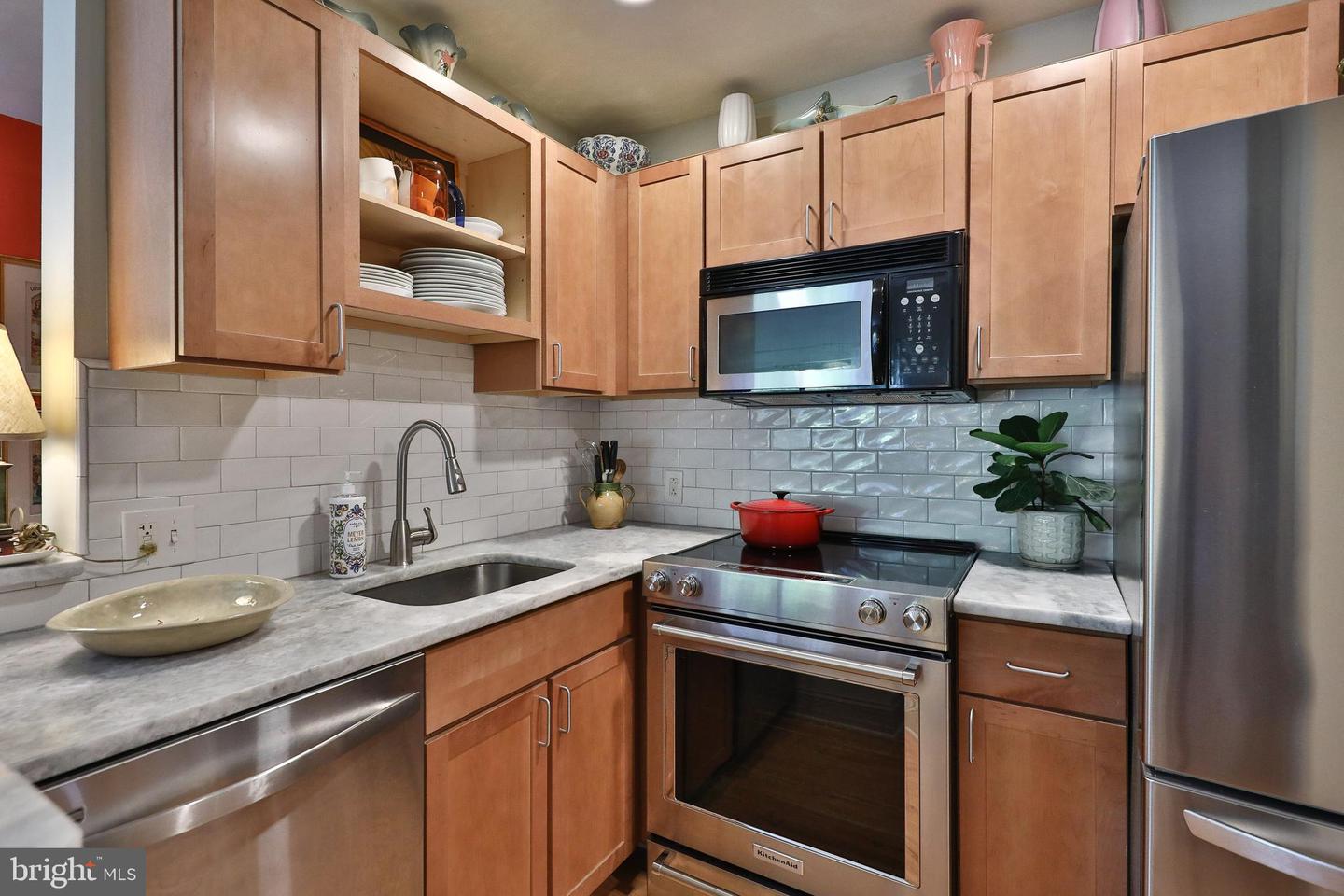 3750-78 Main St #204