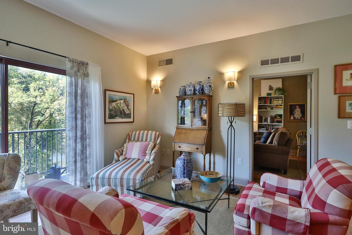 3750-78 Main St #204