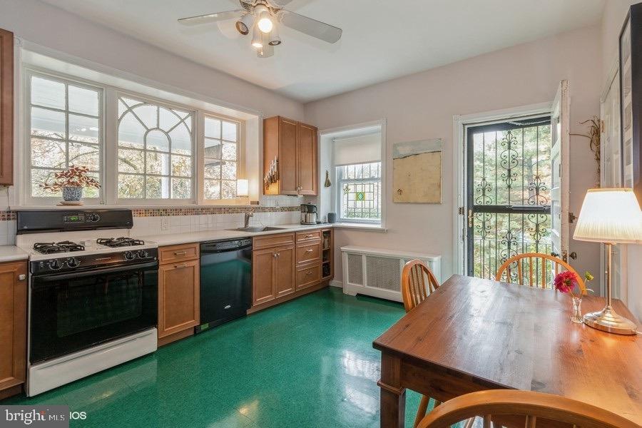 557 Pelham Rd