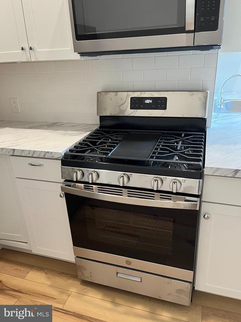 2314 E Cumberland St #2f