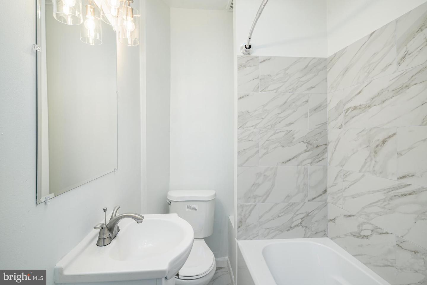 3858 Haverford Ave #5