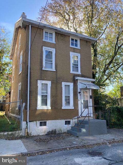 24 Good St
