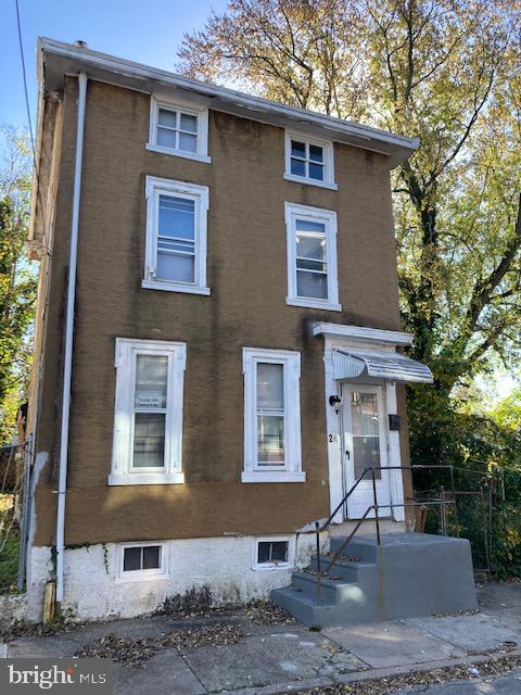 24 Good St
