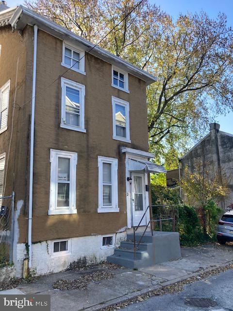 24 Good St