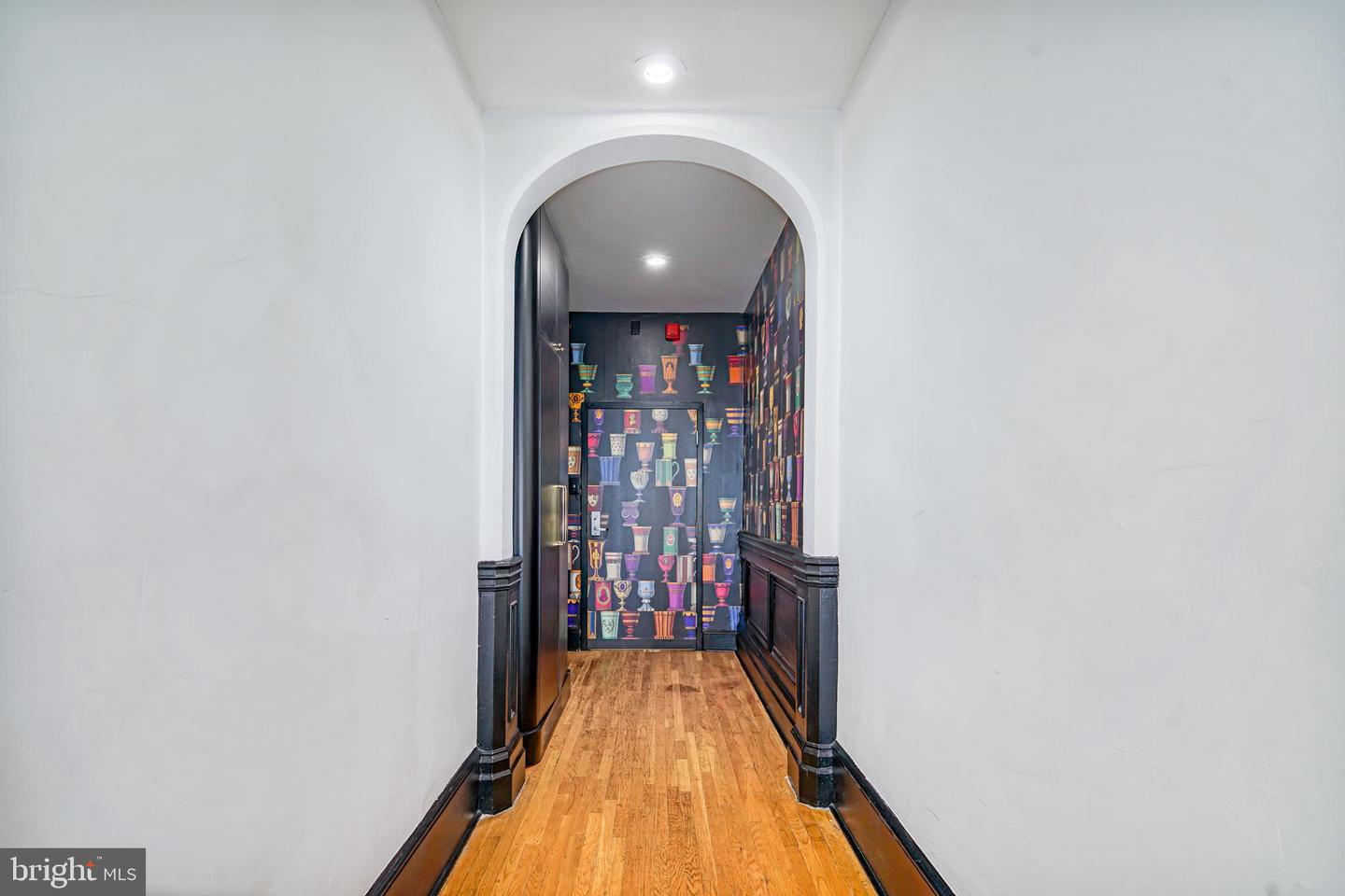 1029-33 Spruce St #200