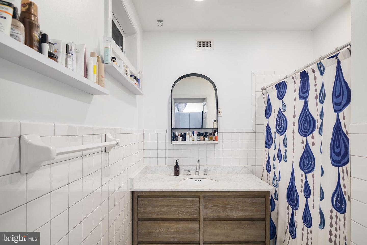 1029-33 Spruce St #200