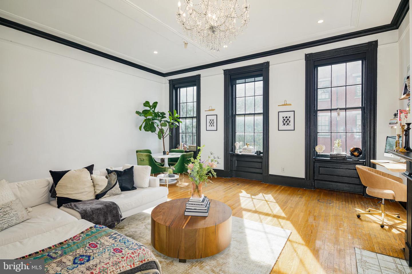 1029-33 Spruce St #200