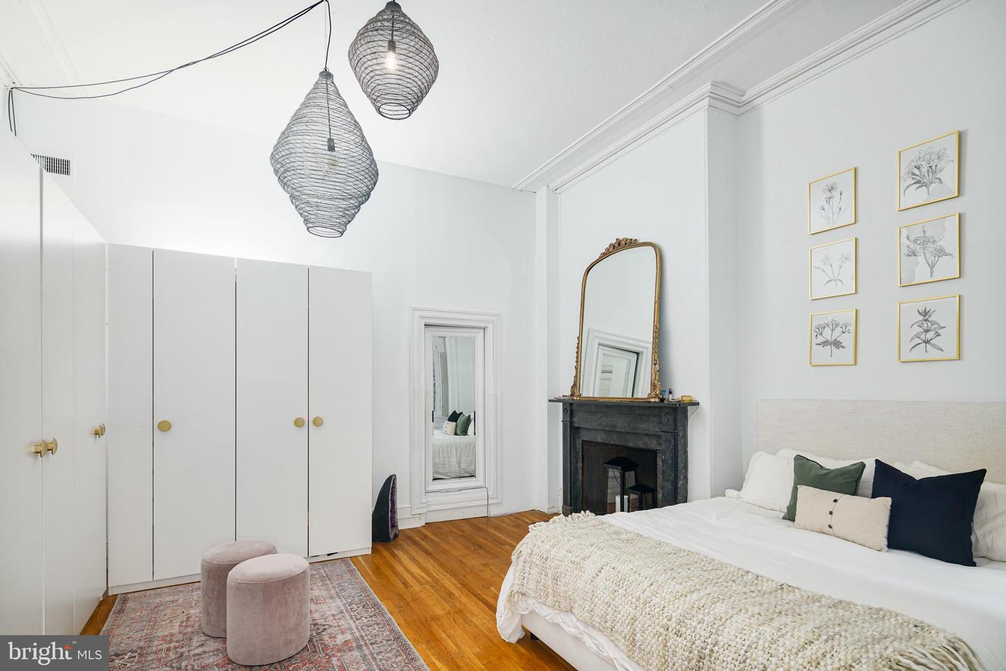 1029-33 Spruce St #200