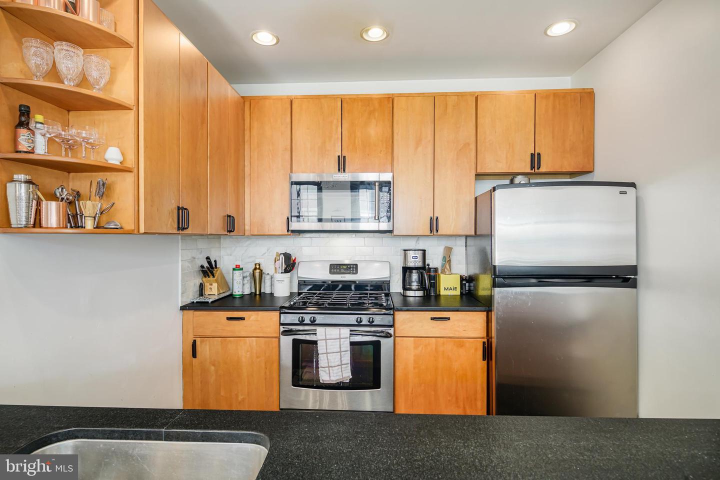 1029-33 Spruce St #200