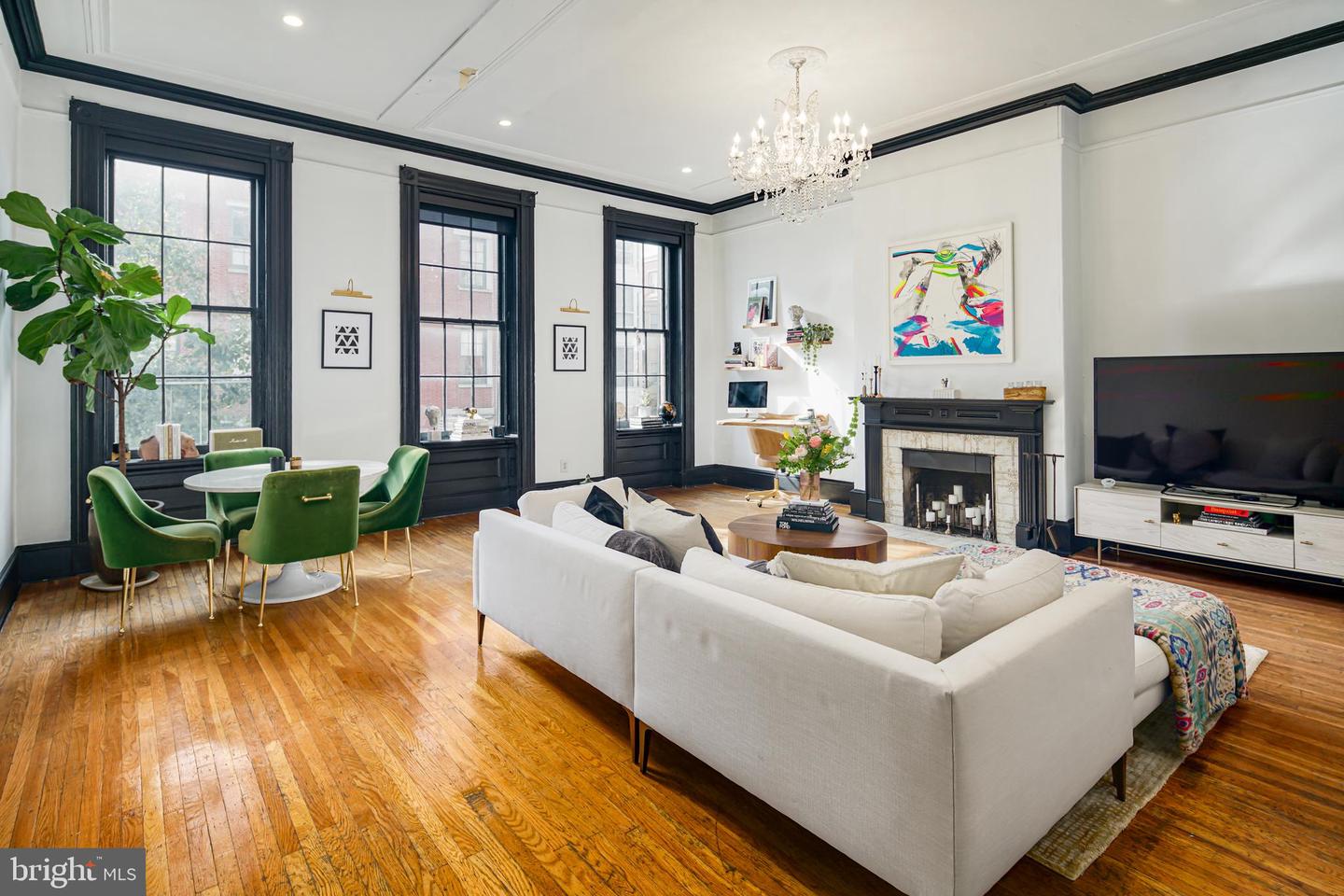 1029-33 Spruce St #200