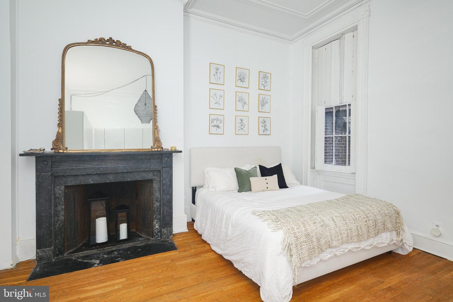 1029-33 Spruce St #200