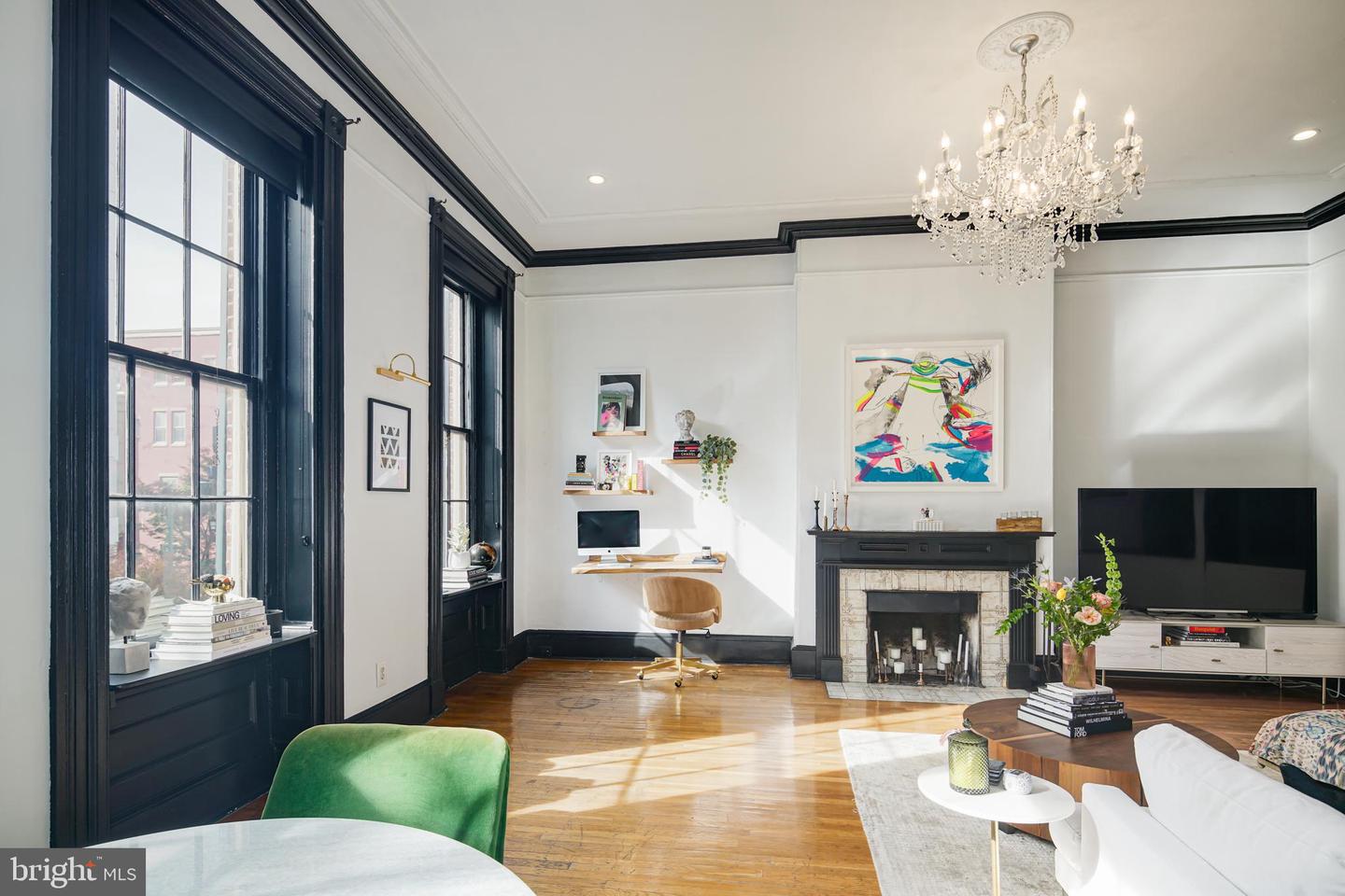 1029-33 Spruce St #200