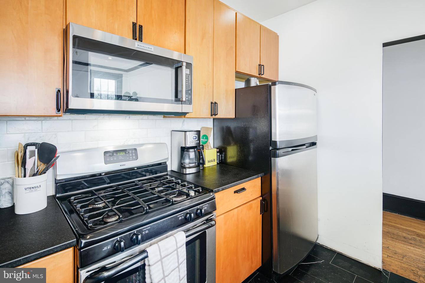 1029-33 Spruce St #200