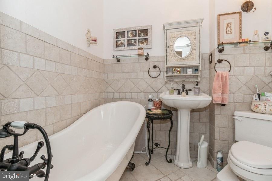 6138 Wayne Ave Ave #5